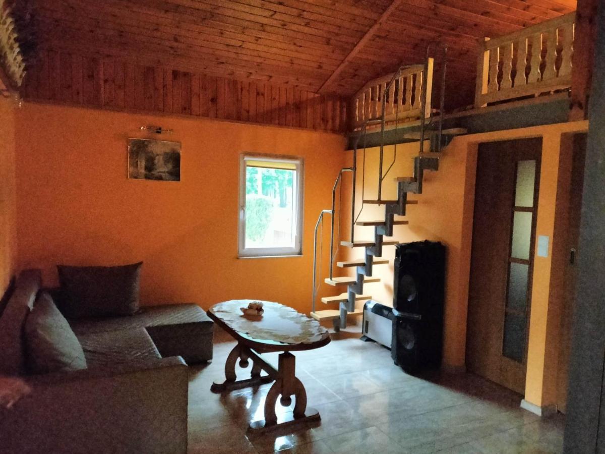 Domek Nad Jeziorem Osieczna Exteriér fotografie